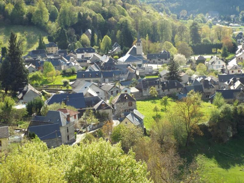 Maison De Village Au Pied Des Pyrenees Marignac  Extérieur photo